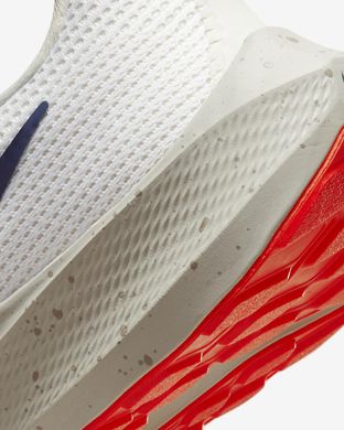 Кросівки чоловічі для бігу Nike Pegasus 40 DV3853-100 40.5